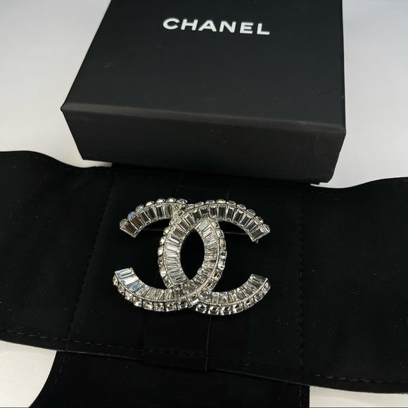 NEW AUTHENTIC Chanel Brooch CC logo- accented w/ Crystals and Lambskin  Leather
